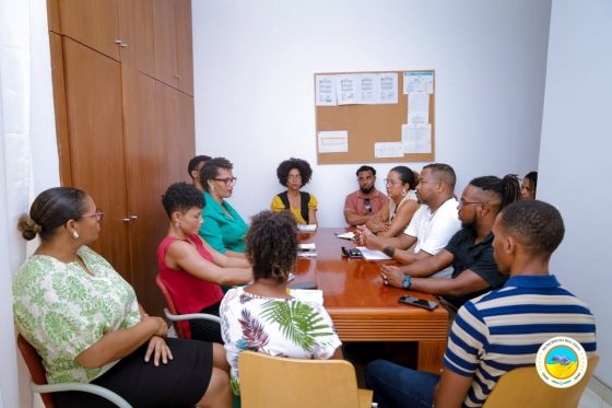 CÂMARA MUNICIPAL REFORÇA COMPROMISSO COM A EDUCAÇÃO E ESTREITA PARCERIA COM A DE…