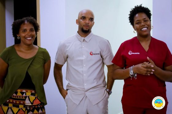 IDOSOS DO CENTRO DIA DE SAL REI VISITAM CLÍNICA TAVARES LABORATÓRIOS